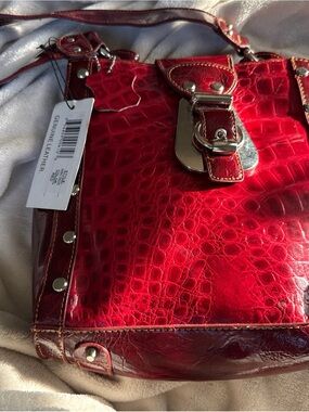 NWT Madi Claire Red Croc Embossed Genuine Leather Shoulder Bag NBC5025